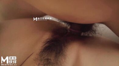 【麻豆传媒】ly-027 私房模特约拍变约炮