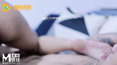 【麻豆传媒】kd-011 近亲相奸的兄弟二媚药下的诱惑